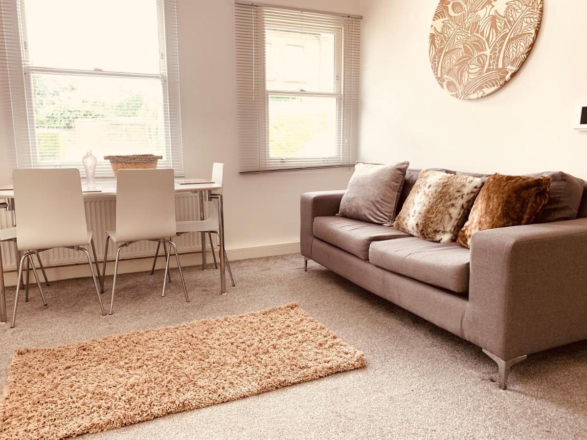 Elthorne Luxury Apartments - Uxbridge Eksteriør bilde