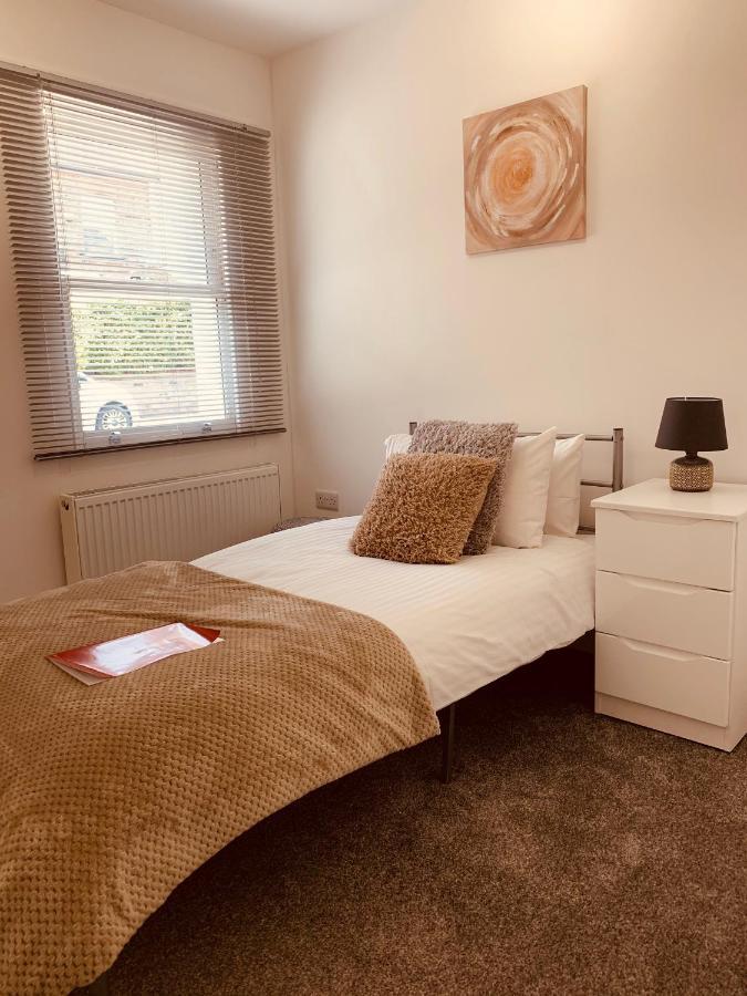 Elthorne Luxury Apartments - Uxbridge Eksteriør bilde