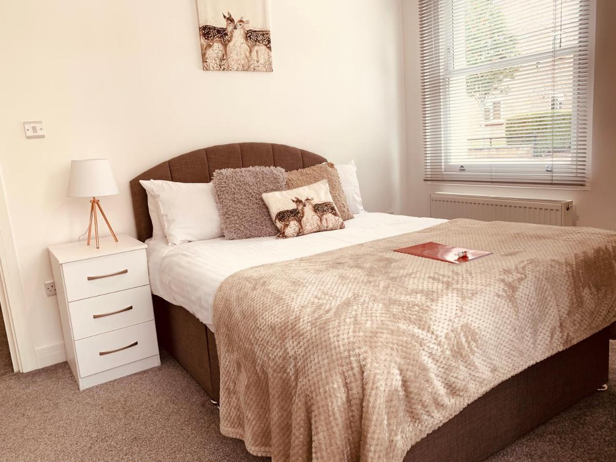 Elthorne Luxury Apartments - Uxbridge Eksteriør bilde