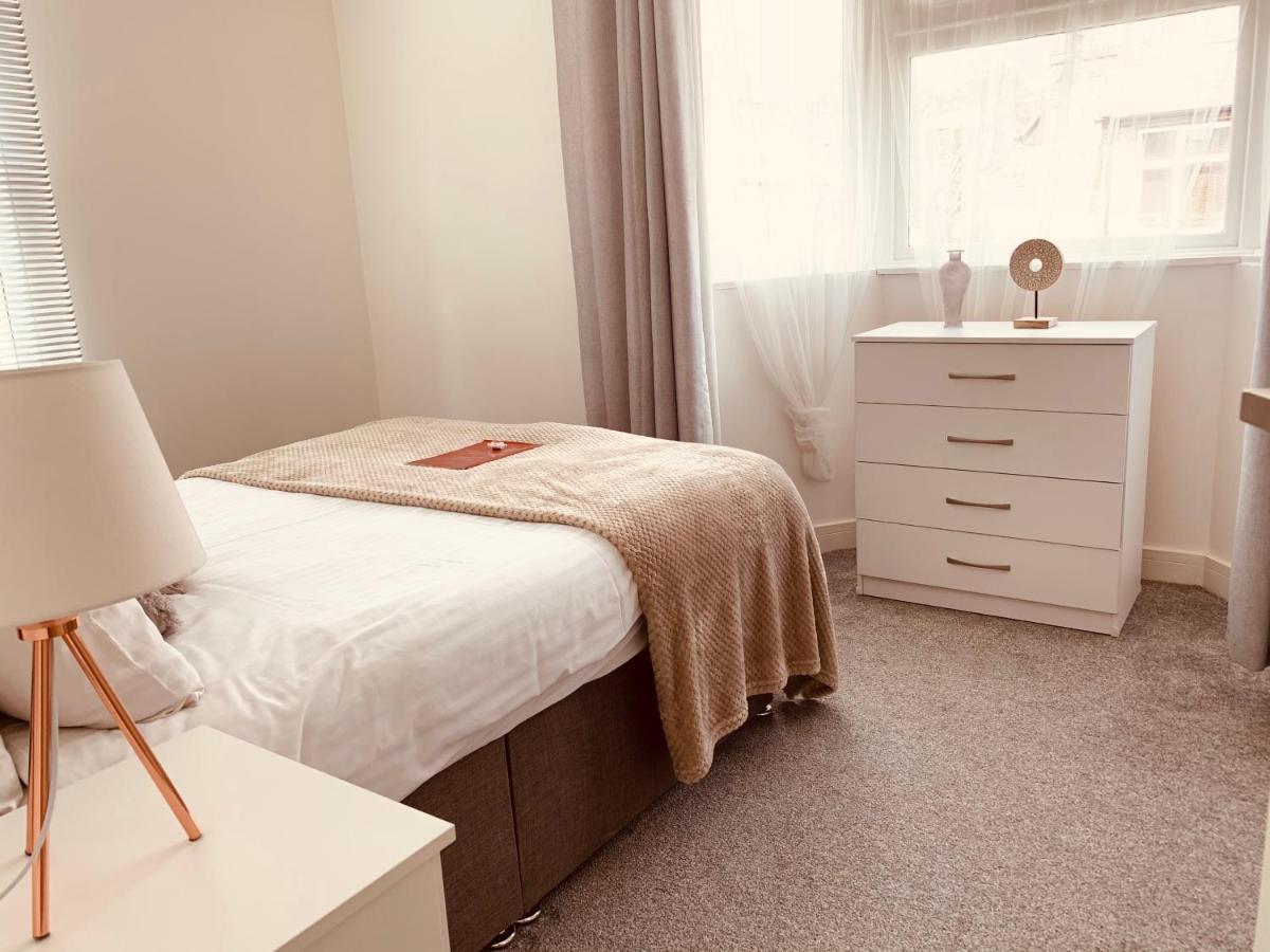 Elthorne Luxury Apartments - Uxbridge Eksteriør bilde