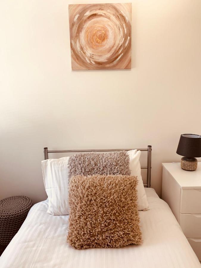 Elthorne Luxury Apartments - Uxbridge Eksteriør bilde