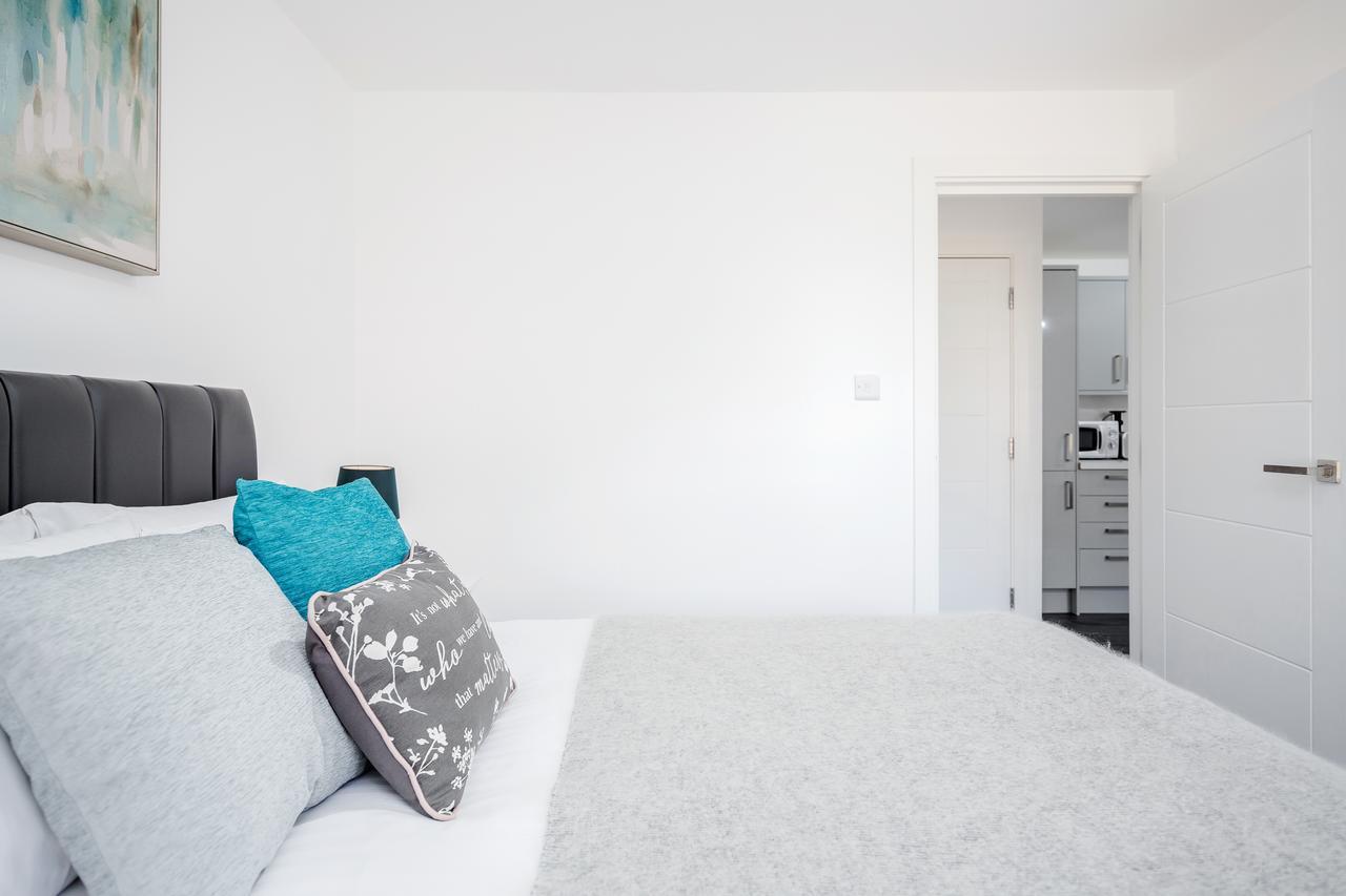 Elthorne Luxury Apartments - Uxbridge Eksteriør bilde